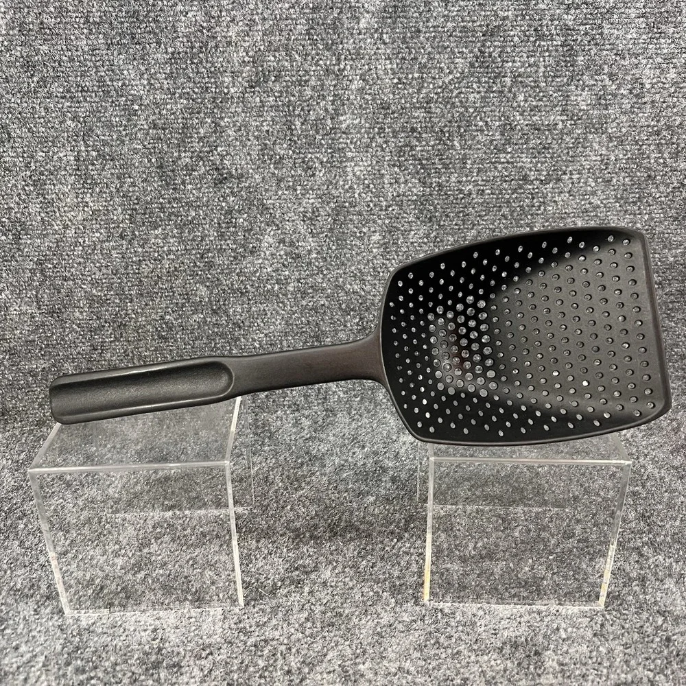 Pampered Chef Scoop 'N Drain Colander Kitchen Scoop Black Utensil 1622 Retired